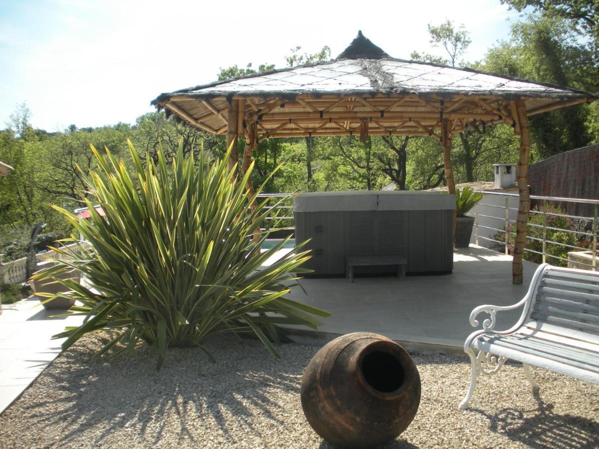 Villa Jalna Chambre, Suites Et Appartement Roquefort-les-Pins Exteriör bild