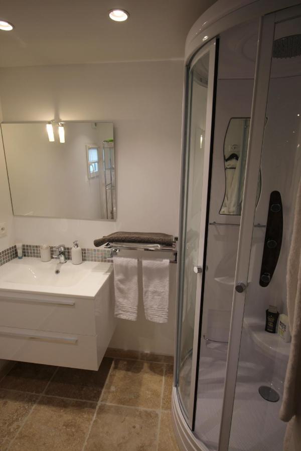 Villa Jalna Chambre, Suites Et Appartement Roquefort-les-Pins Exteriör bild