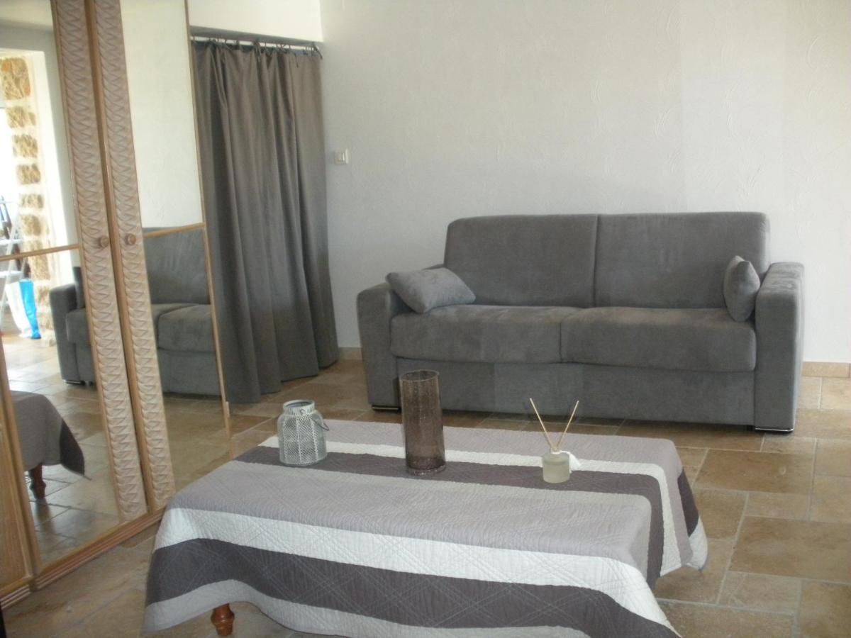 Villa Jalna Chambre, Suites Et Appartement Roquefort-les-Pins Exteriör bild